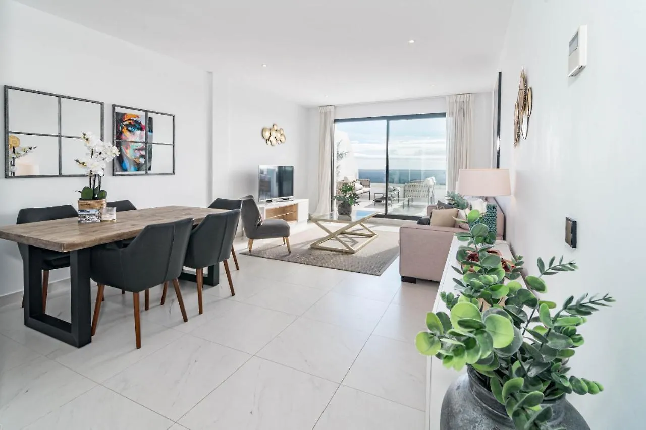 Lae212D - Penthouse With Roof Terrace And Stunning Sea Views Apartment Estepona