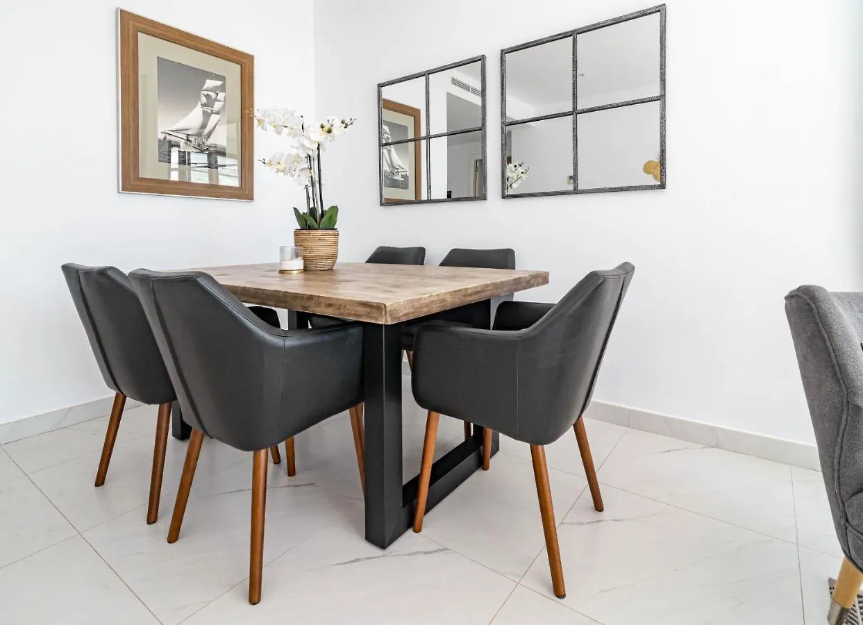 Lae212D - Penthouse With Roof Terrace And Stunning Sea Views Apartment Estepona